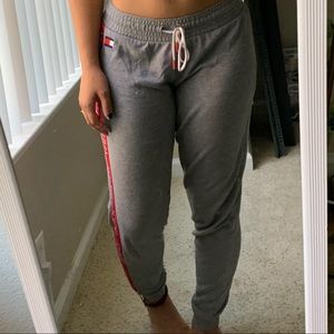•Tommy Hilfiger Joggers•